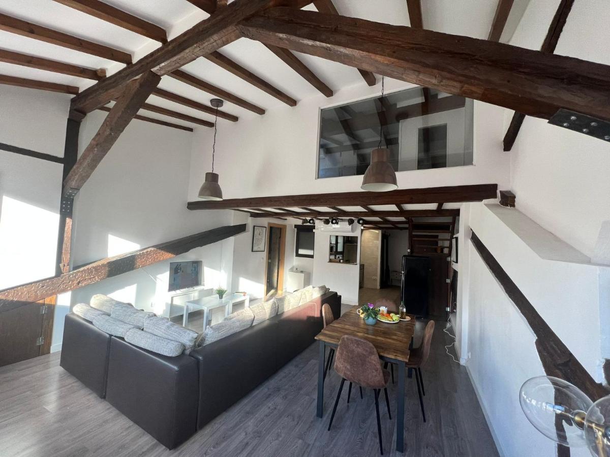 Old Town Loft - Cathedral Views. Διαμέρισμα Λογκρόνο Εξωτερικό φωτογραφία