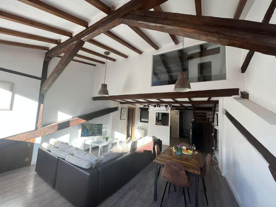 Old Town Loft - Cathedral Views. Διαμέρισμα Λογκρόνο Εξωτερικό φωτογραφία